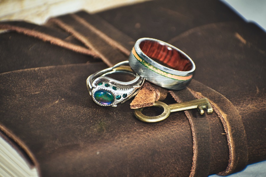 Charmen med vintage smycken – mer än bara accessoarer